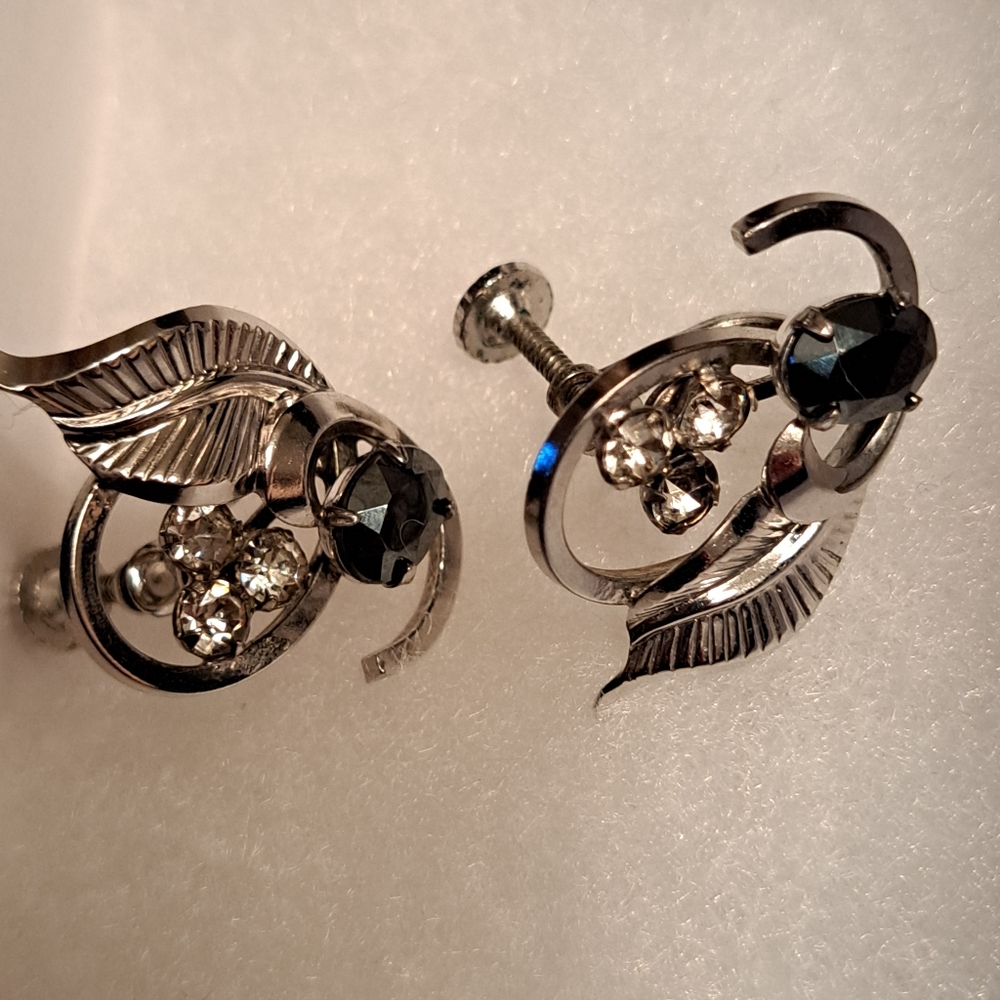 Vintage Bond-Boyd brooch and earing set